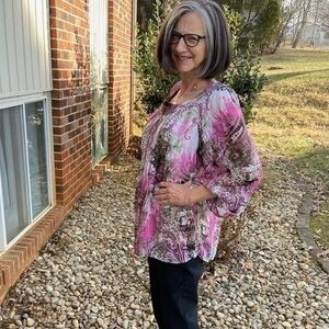 Pink blouse three quarter sleeve and silver threads